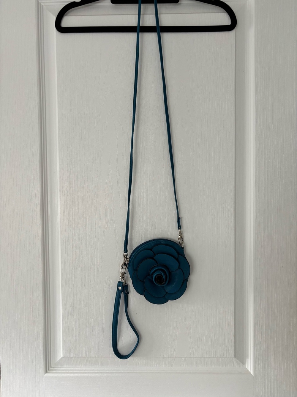 Teal Floral Crossbody Wristlet Bag - Picture 3 of 8